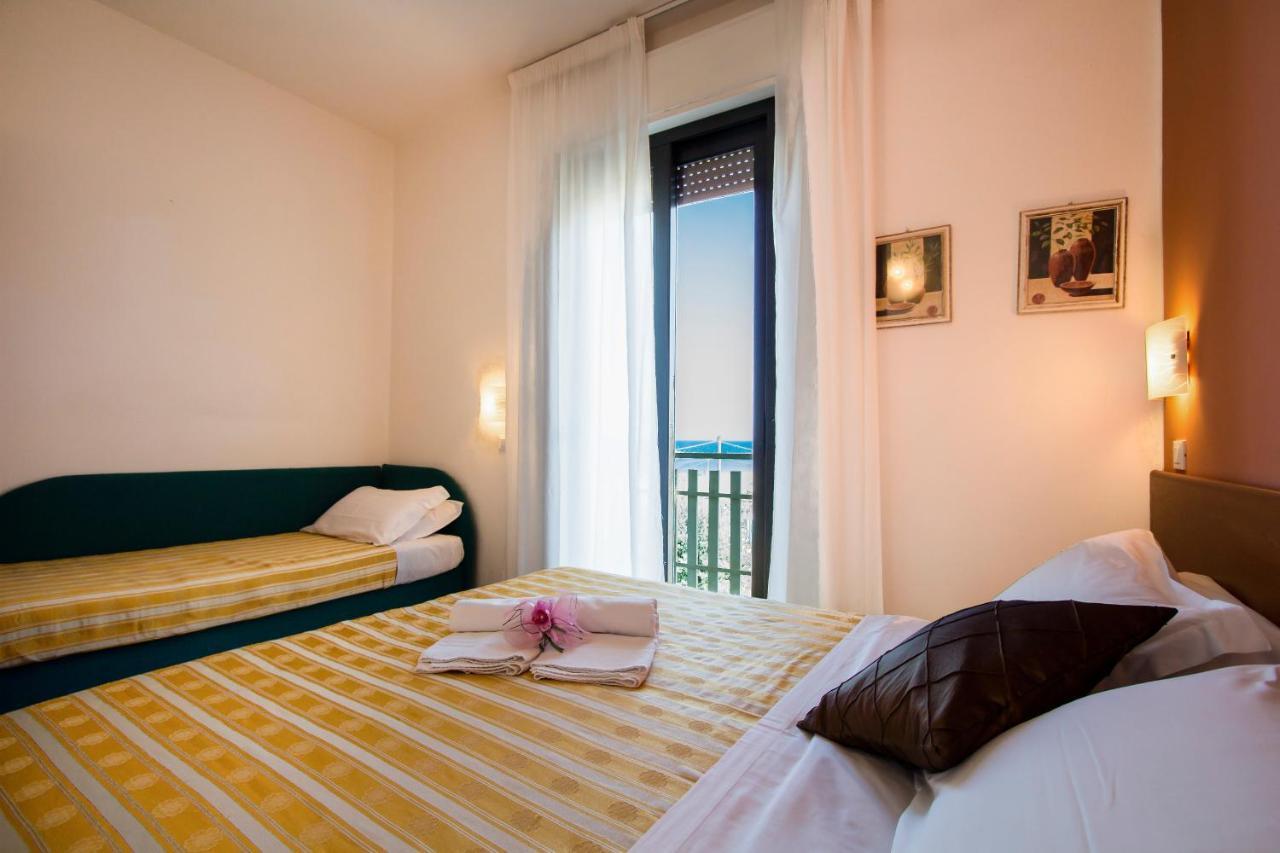 Hotel Villa Sole Resort Bellaria-Igea Marina Eksteriør bilde